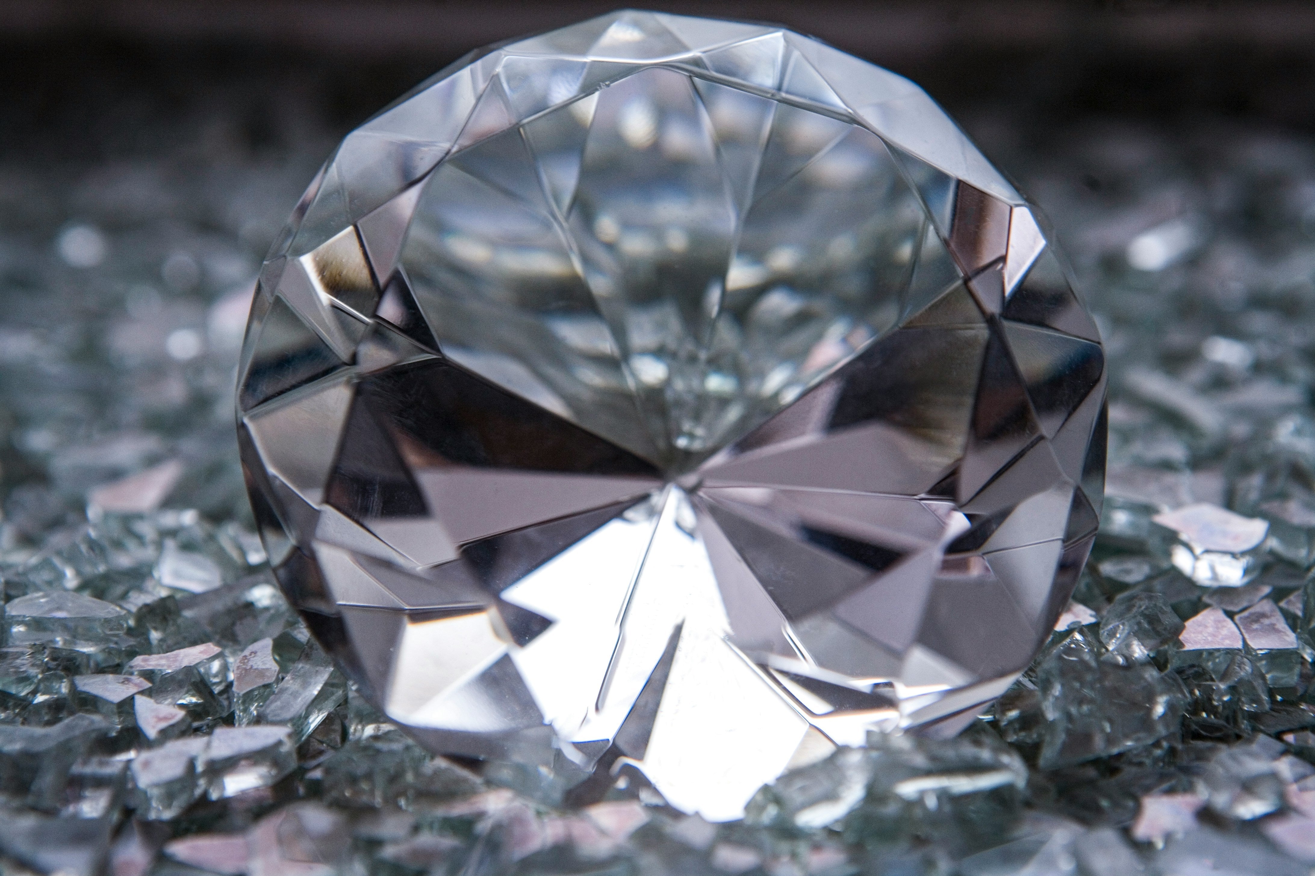 Cushion Cut vs Princess Cut Engagement Rings: How to Choose